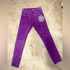 Victoria’s Secret PINK Love Pink Purple Leggings size Small